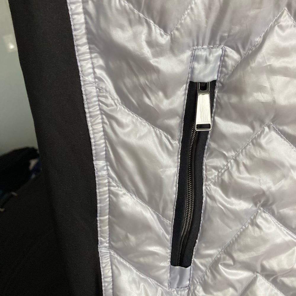 Best - Picture 3 of 5